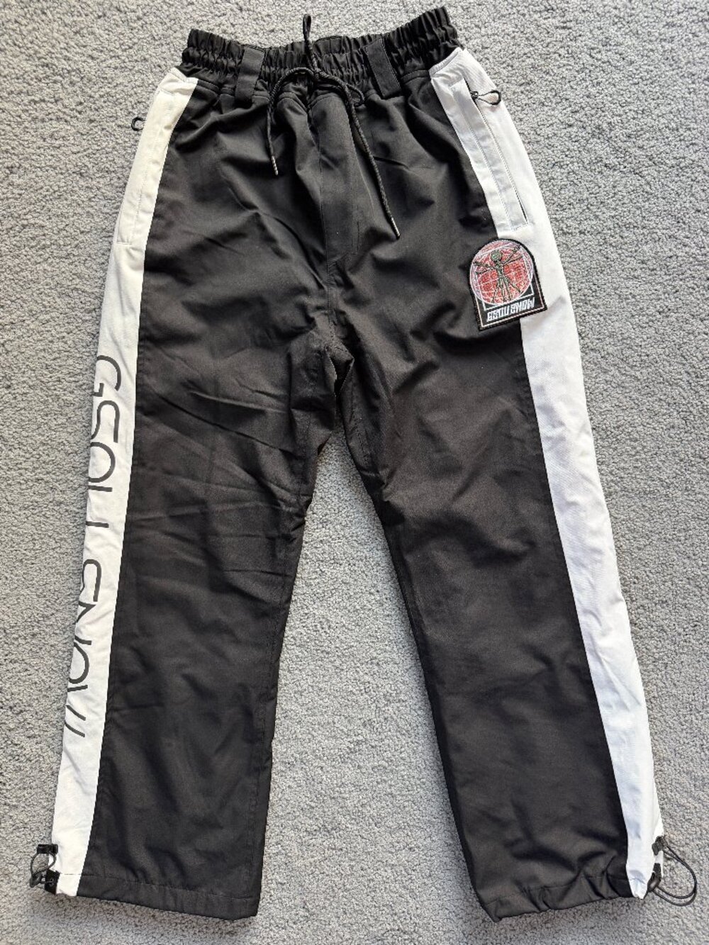 GSou Snow Black Retro Track Side Stripe Baggy Snow Pants Size S - NWOT Condition